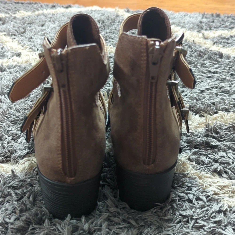 Ariat Unbridled Melody Women's Buckle Bootie Size Women's 8.5 - Picture 6 of 8